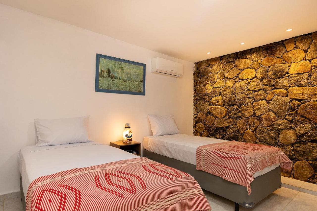 Casa Amarela Bed & Breakfast Angra dos Reis Exterior photo